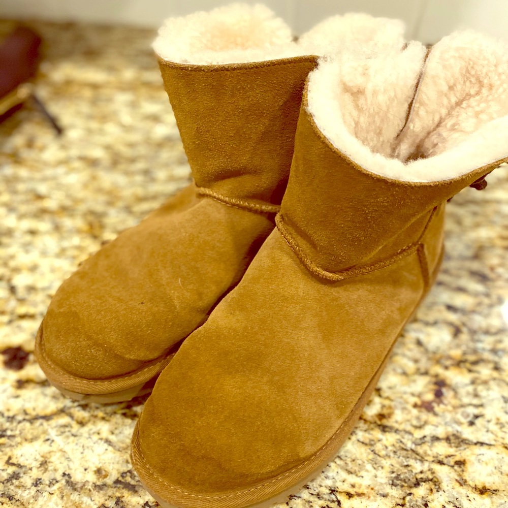 UGG short bootie
